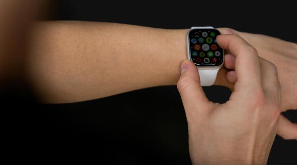 smartwatch ul sau inelul tau inteligent stie mai multe despre tine decat crezi acestea sunt riscurile pe care le ascund