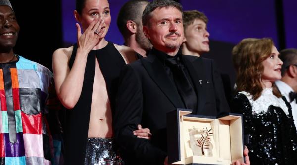 fjord filmul lui cristian mungiu premiat cu palm d or a impartit criticii in doua tabere a starnit aplauze scandal si acuzatii video