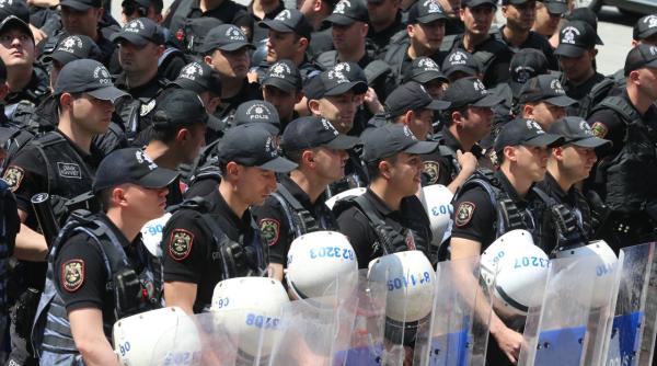 haos la sediul principalului partid de opozitie din turcia politia a intervenit cu gaze lacrimogene pentru evacuarea liderilor chp