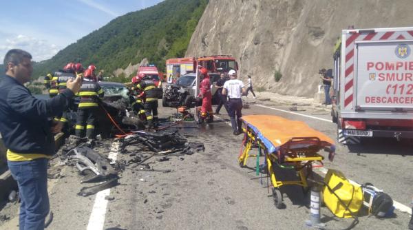 imagini cu momentul in care un pompier este spulberat de un politist pe defileul dunarii vinovatul avea 2 55g l alcoolemie