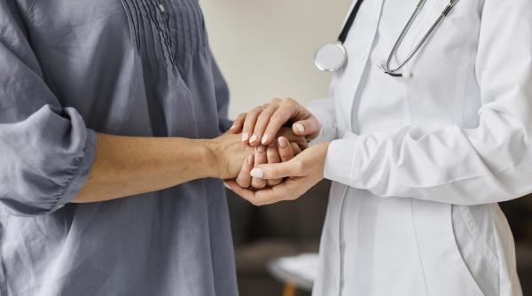 7 din 10 romani nu merg la medic si isi trateaza singuri durerile arata un studiu