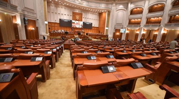 legea salarizarii functionarii din camera deputatilor se pregatesc de greva