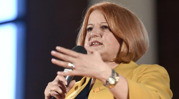 daniela zeca buzura luata prin surprindere nu stia ca istoria romantata a unui safari e in topul celor mai furate carti