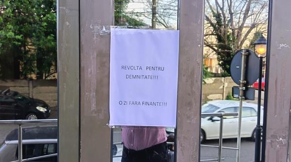 noua zi de proteste 18 000 de angajati din finante au oprit lucrul activitatea anaf suspendata complet video