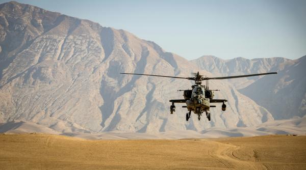 Elicopter american Apache, prăbușit în Strâmtoarea