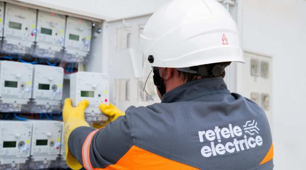 retele electrice romania accelereaza instalarea contoarelor inteligente 178 000 de dispozitive noi in 2026 si un grad de acoperire de 67 la finalul anului