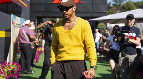 lewis hamilton a castigat primul sau mare premiu sub culorile echipei ferrari