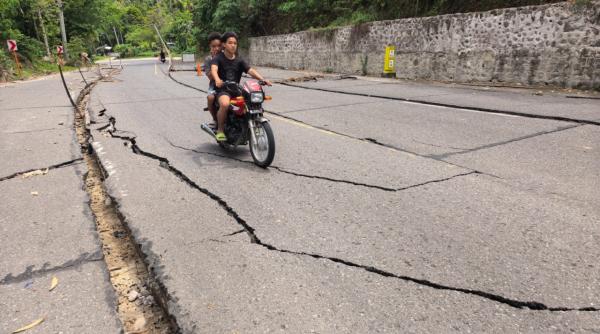 indonezia zguduita de un cutremur de magnitudine 6 7