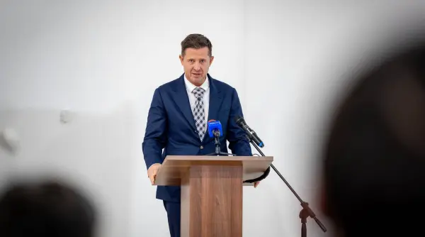 hubert thuma noul pnl e cu oameni care si au dat seama in aceasta saptamana ca s liberali au obtinut 1 la alegeri