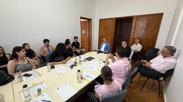 jurnalism de la exercitiu la dialog real studentii titu maiorescu fata in fata cu adrian caciu