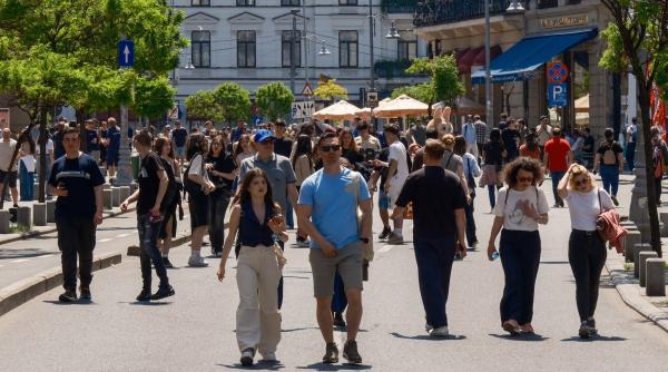 strazi deschise bucuresti promenada urbana tur ghidat dezbatere despre reducerea riscului seismic si activitati pentru public duminica