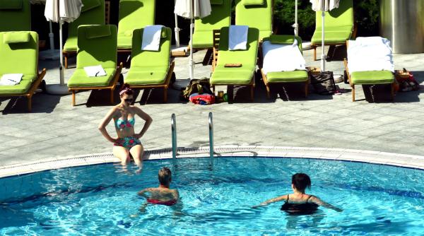 o fetita de 7 ani a murit inecata la un strand din bucuresti parintii erau la masa
