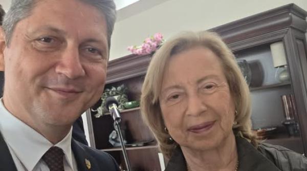 a ajutat romania politic si diplomatic in momente cand noi aveam nevoie de sprijin titus corlatean propune decorarea colettei avital