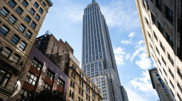 video cerere in casatorie ametitoare in varful empire state building din new york soldata cu arestare cine sunt cascadorii rusi care au sfidat pericolul