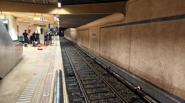 circulatia la metrou s a reluat pe magistrala 1 inclusiv in statia piata victoriei 2