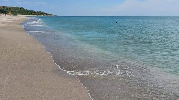 plaja din romania unde marea neagra e albastra ca n grecia este real sigur nu e cu ai foto