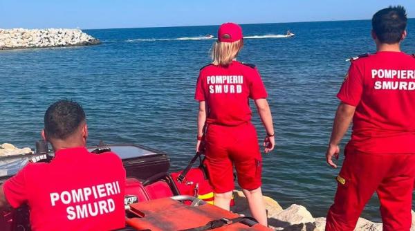 fetita de 11 ani in stare grava dupa ce a fost scoasa din mare la mamaia steagul rosu ignorat de turisti