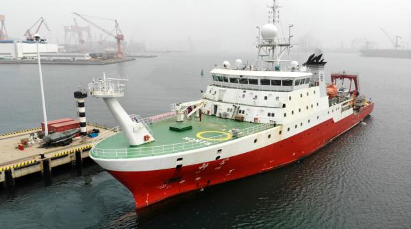 nava comerciala atacata in marea rosie ancheta a marinei regale britanice
