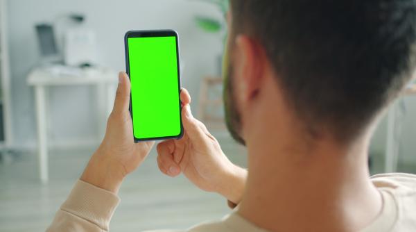 cine iti poate citi mesajele de pe whatsapp este o dezinformare grosolana video