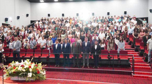 corneliu stefan la gala performantei in educatia cred in tinerii nostri si in potentialul lor