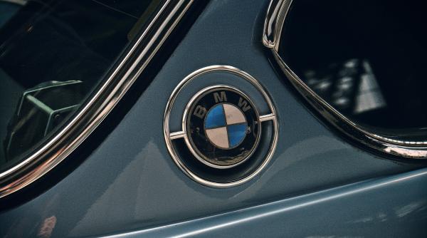 expozitie bmw classic si weekend fara trafic pe calea victoriei