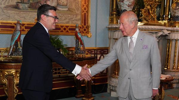 andy burnham noul premier al regatului unit regele charles al iii lea l a desemnat sa formeze guvernul