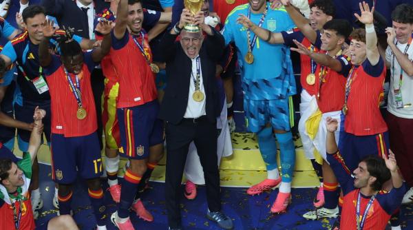 casa regala a spaniei a felicitat la furia roja dupa castigarea titlului mondial