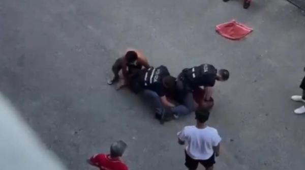 video scandal in italia dupa moartea unui marocan imobilizat de politisti proteste in bologna nu poti sa l omori ca pe un caine