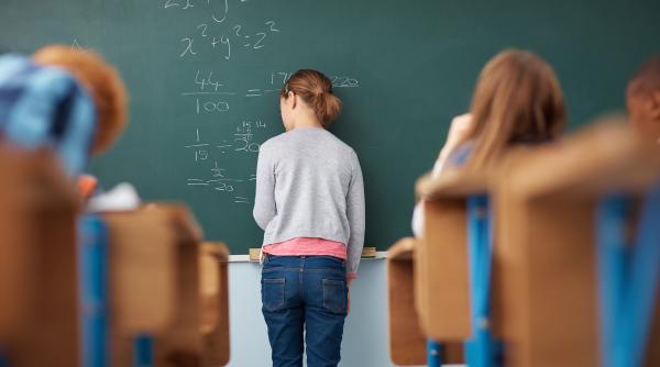 nu tiktok ul este dusmanul cum ar trebui folosit telefonul in educatie