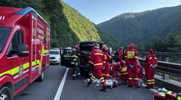 tragedie pe valea oltului un bolovan s a prabusit peste o masina un barbat a murit