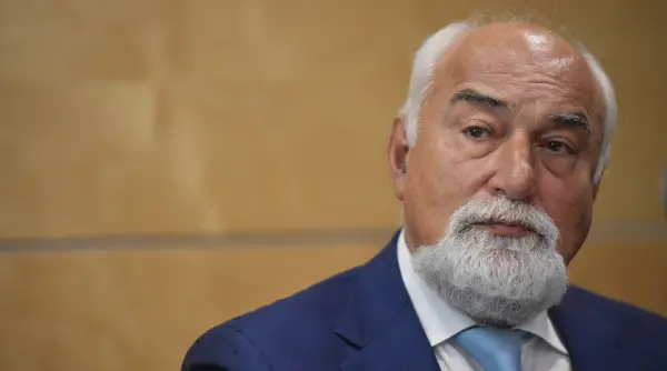 anaf ii cauta pe scriitori varujan vosganian luam stirea mai degraba ca pe o ofensa decat ca pe o amenintare