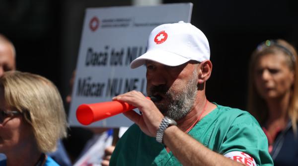 sanitas dupa discutiile de la guvern peste 40 din medici si asistenti medicali vor avea veniturile scazute odata cu legea salarizarii