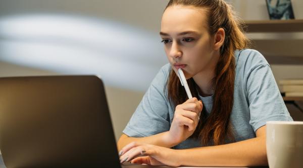ai scris cu chatgpt adevaratul autor raspunde in fata legii
