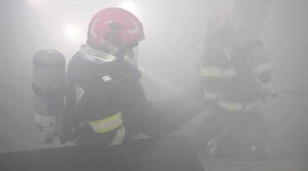 incendiu la o locuinta din suceava cladirea avea panouri fotovoltaice pe ea video