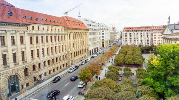 schimbari importante pentru romani nu mai poti cumpara o locuinta sau o masina fara certificatul fiscal primariile se digitalizeaza iar pasagerii trebuie sa isi cunoasca drepturile