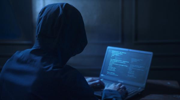 atentie la escroci o femeie a pierdut aproape 69 000 de lei dupa ce a fost contactata de falsi politisti si reprezentanti bnr