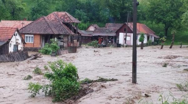 cod galben de viituri si posibile inundatii locale in sapte judete