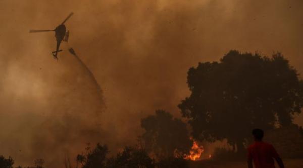 incendiu urias in halkidiki destinatia din grecia preferata de turistii romani chiar inainte de sfanta maria sute de persoane evacuate