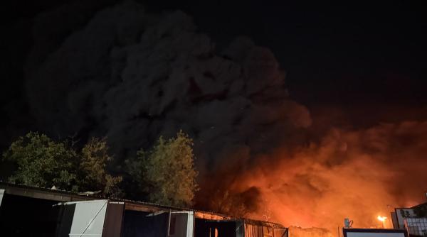 incendiu major la o hala pe strada marginei sectorul 1 bucuresti