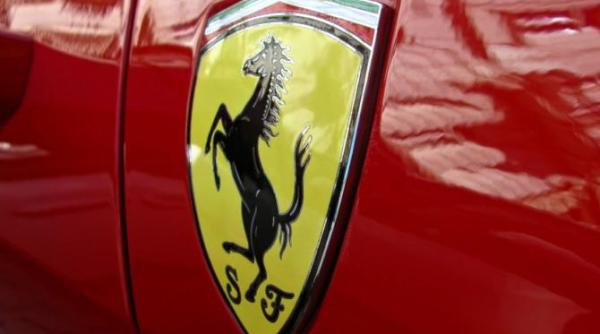 prima masina electrica facuta de ferrari controversata in italia vanduta la pret record in sua