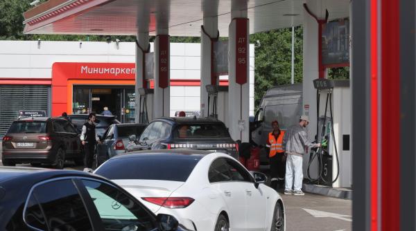 rusia ramane fara combustibil benzina lipseste in mai multe regiuni restrictii la vanzare