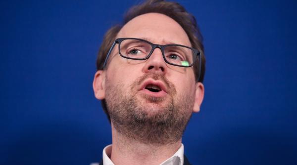 sesizarile la legea ani discutate luni la ccr decizia asteptata in plin scandal