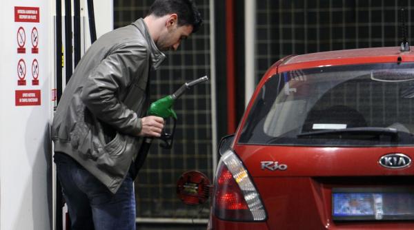 motorina trece din nou de 10 lei desi acciza a scazut anpc intra in benzinarii chirieac bolojan este cel mai destept baiat dintre baietii destepti