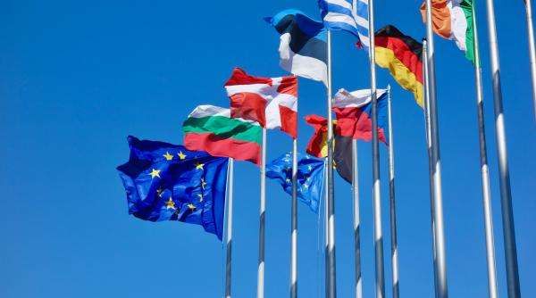 cati romani lucreaza in institutiile europene victor negrescu dezvaluie cifrele si puterea comunitatii romanesti video