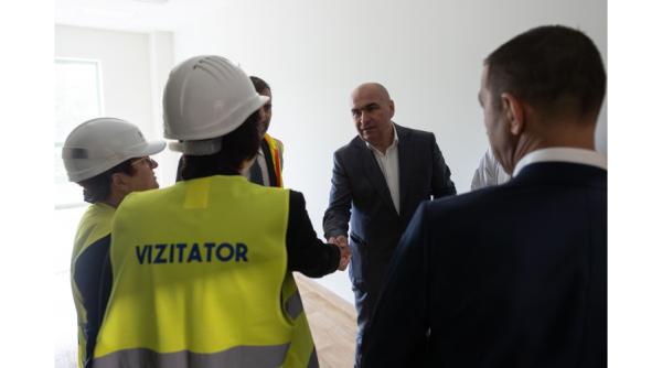 un membru ces despre ilie bolojan omul fara expertiza care vorbeste apasat despre lucruri pe care nu le stapaneste ambalat in haine de rigoare bugetara