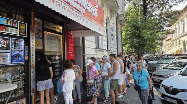 efectul nea miha continua cozi la merdenele in piata amzei iar loredana groza le imparte la concert