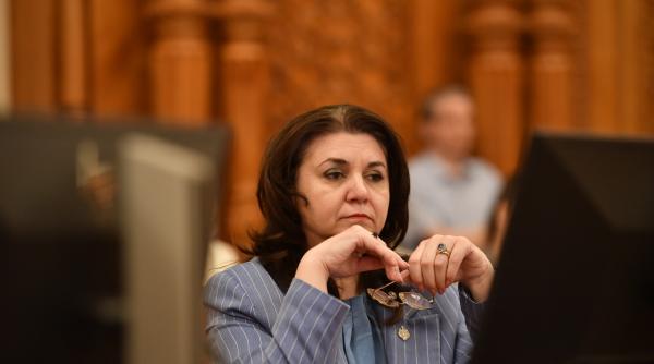 cum isi justifica monica anisie deciziile luate ca ministru al educatiei a fost o perioada foarte grea pentru romania