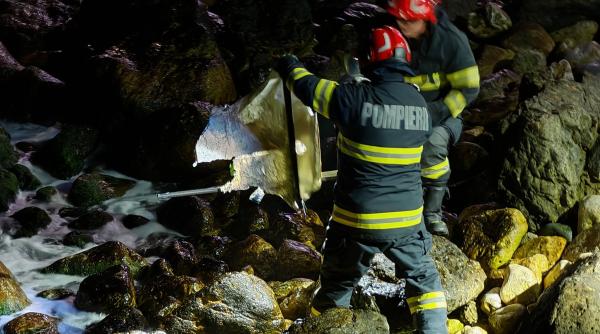 fragment de drona gasit la cazinoul din constanta pompierii l au scos cu mana dintre stabilopozi