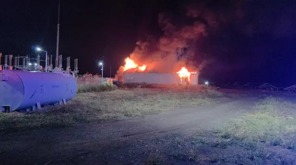 incendiu la o hala de stocare a energiei electrice in baterii in judetul buzau
