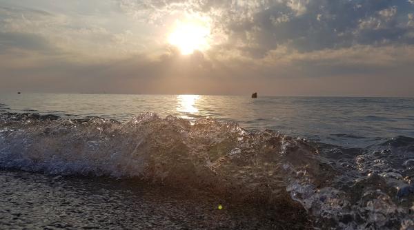 apa marii mediterane este foarte calda dar vestea nu este buna avertisment din anm despre fenomenele meteo foarte violente care urmeaza